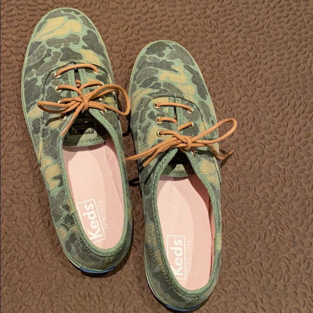 Women’s Keds  New without tags, Camo Print